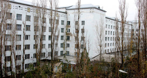 Республиканская клиническая больница Дагестана. Фото: http://www.dagestanpost.ru/novosti/19127-obrashhenie-zhitelnicy-goroda-po-voprosu-nekachestvennogo-okazaniya-ej-medicinskoj-pomoshhi-v-rkb-rassmotreno Республиканская клиническая больница Дагестана. Фото: http://www.dagestanpost.ru/novosti/19127-obrashhenie-zhitelnicy-goroda-po-voprosu-nekachestvennogo-okazaniya-ej-medicinskoj-pomoshhi-v-rkb-rassmotreno