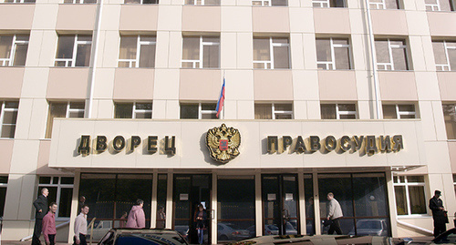 Здание суда в Ставрополе. Фото http://www.vestikavkaza.ru/news/Sud-Stavropolya-byl-evakuirovan-iz-za-ugrozy-vzryva.html Здание суда в Ставрополе. Фото http://www.vestikavkaza.ru/news/Sud-Stavropolya-byl-evakuirovan-iz-za-ugrozy-vzryva.html