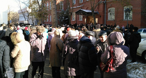 Астраханцы вышли на митинг к стенам регионального парламента
Фото : http://kaspyinfo.ru/astrahancy-vyshli-na-miting-k-stenam-regionalnogo-parlamenta/
© kaspyinfo.ru Астраханцы вышли на митинг к стенам регионального парламента
Фото : http://kaspyinfo.ru/astrahancy-vyshli-na-miting-k-stenam-regionalnogo-parlamenta/
© kaspyinfo.ru