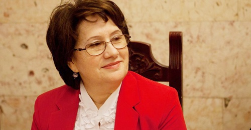 Бурлият Токболатова
Фото: http://www.vestikavkaza.ru/news/Burliyat-Tokbolatova-vozglavila-Minpechati-Dagestana.html Бурлият Токболатова
Фото: http://www.vestikavkaza.ru/news/Burliyat-Tokbolatova-vozglavila-Minpechati-Dagestana.html