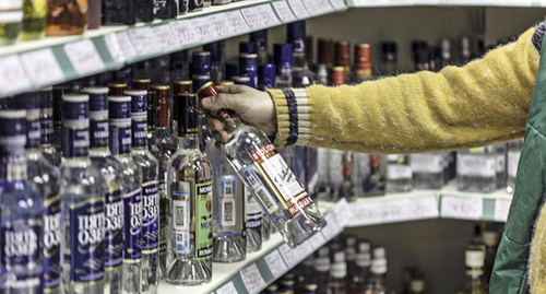 Ассортимент алкогольной продукции. Фото http://www.kremlinrus.ru/upload/iblock/8f4/762.jpg Ассортимент алкогольной продукции. Фото http://www.kremlinrus.ru/upload/iblock/8f4/762.jpg