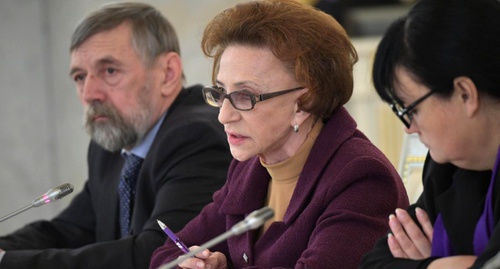 Член СПЧ Татьяна Морщакова (в центре) на совещании с участием Владимира Путина 8 декабря 2016 года. Фото: Kremlin.ru Член СПЧ Татьяна Морщакова (в центре) на совещании с участием Владимира Путина 8 декабря 2016 года. Фото: Kremlin.ru