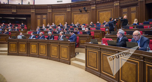 Парламент Армении. Фото © Sputnik/ Asatur Yesayants
http://ru.armeniasputnik.am/politics/20161214/5786517/armyanskaya-oppoziciya-sluchajno-progolosovala-za-proekt-1000-dramov.html