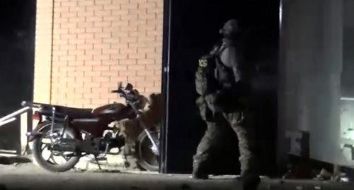 Во время КТО. Фото http://nac.gov.ru/kontrterroristicheskie-operacii/v-hode-kto-v-dagestane-neytralizovan-glavar.html Во время КТО. Фото http://nac.gov.ru/kontrterroristicheskie-operacii/v-hode-kto-v-dagestane-neytralizovan-glavar.html