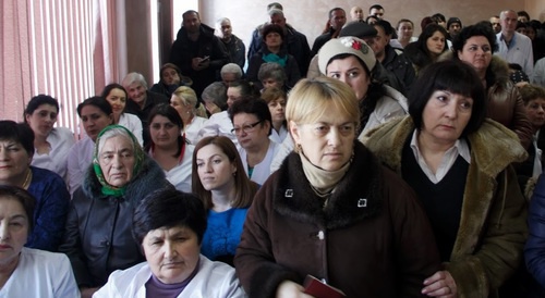 Сторонники Козонова в ходе заседания инициативной группы. 30 января 2017 года, Цхинвал. Фото Арсена Козаева для "Кавказского узла. Сторонники Козонова в ходе заседания инициативной группы. 30 января 2017 года, Цхинвал. Фото Арсена Козаева для "Кавказского узла.