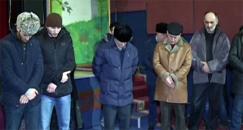 Родственники боевиков. Фото ЧГТРК https://grozny.tv/ Родственники боевиков. Фото ЧГТРК https://grozny.tv/