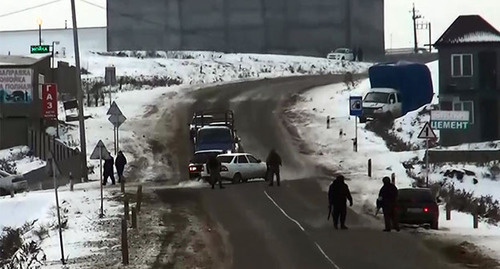 Сотрудники спецструктур во время КТО. Фото http://nac.gov.ru/kontrterroristicheskie-operacii/v-dagestane-v-rezultate-kto-neytralizovany-troe.html Сотрудники спецструктур во время КТО. Фото http://nac.gov.ru/kontrterroristicheskie-operacii/v-dagestane-v-rezultate-kto-neytralizovany-troe.html
