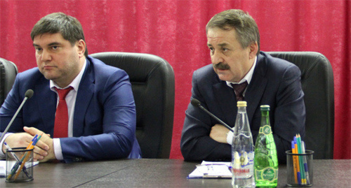 официальное представление Магомеда Исаева (справа). Фото http://www.riadagestan.ru/news/society/upravlyayushchim_otdeleniem_pensionnogo_fonda_rossii_po_dagestanu_naznachen_magomed_isaev/ официальное представление Магомеда Исаева (справа). Фото http://www.riadagestan.ru/news/society/upravlyayushchim_otdeleniem_pensionnogo_fonda_rossii_po_dagestanu_naznachen_magomed_isaev/