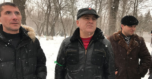 Противники строительства музея "Россия - моя история" в парке Ленинского комсомола Махачкалы. 3 февраля 2017 г. Фото Патимат Махмудовой для "Кавказского узла" Противники строительства музея "Россия - моя история" в парке Ленинского комсомола Махачкалы. 3 февраля 2017 г. Фото Патимат Махмудовой для "Кавказского узла"