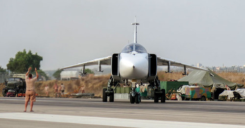 Су-24 на базе в Латакии. Сирия. Фото https://ru.wikipedia.org/ Су-24 на базе в Латакии. Сирия. Фото https://ru.wikipedia.org/