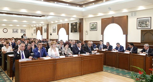 Заседание совета старейшин Еревана. Фото https://www.yerevan.am/ru/news/teghi-e-ownets-el-erewani-avaganow-hert-akan-niste-4/ Заседание совета старейшин Еревана. Фото https://www.yerevan.am/ru/news/teghi-e-ownets-el-erewani-avaganow-hert-akan-niste-4/