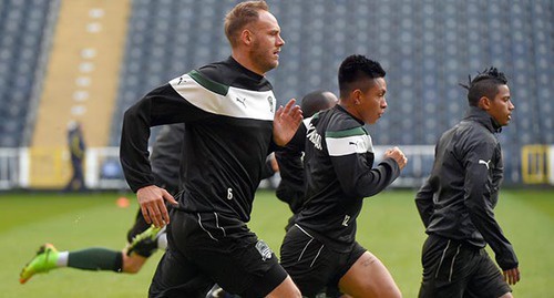 Игроки ФК "Краснодар" на тренировке. Фото https://fckrasnodar.ru/team/photo/object/?object_id=128167 Игроки ФК "Краснодар" на тренировке. Фото https://fckrasnodar.ru/team/photo/object/?object_id=128167