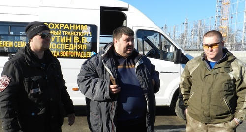 Волгоградские активисты, выехавшие сегодня в Москву требовать сохранения маршруток. Волгоград, 5 марта 2017 года. Фото Татьяны Филимоновой для "Кавказского узла". Волгоградские активисты, выехавшие сегодня в Москву требовать сохранения маршруток. Волгоград, 5 марта 2017 года. Фото Татьяны Филимоновой для "Кавказского узла".