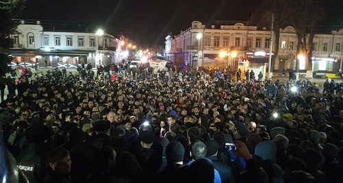 Митинг против инициативы переименования Ингушетии в Аланию. Владикавказ, 5 марта 2017 года. Фото Алана Цхурбаева для "Кавказского узла" Митинг против инициативы переименования Ингушетии в Аланию. Владикавказ, 5 марта 2017 года. Фото Алана Цхурбаева для "Кавказского узла"