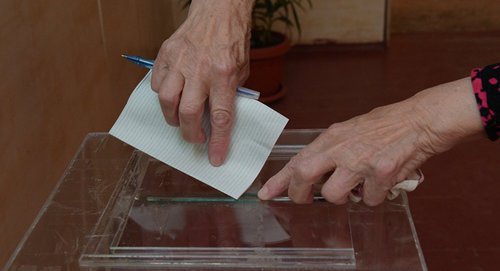 Процесс голосования в Абазии. Фото © Sputnik. Томас Тхайцук
http://sputnik-abkhazia.ru/analytics/20170227/1020501851/cherez-dve-nedeli-u-abxazii-budet-novyj-parlament.html Процесс голосования в Абазии. Фото © Sputnik. Томас Тхайцук
http://sputnik-abkhazia.ru/analytics/20170227/1020501851/cherez-dve-nedeli-u-abxazii-budet-novyj-parlament.html