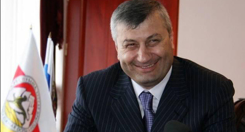 Эдуард Кокойта. Фото http://osinform.org/32116-eduard-kokoyty-prinimaet-pozdravleniya-po-sluchayu-dnya-rozhdeniya.html Эдуард Кокойта. Фото http://osinform.org/32116-eduard-kokoyty-prinimaet-pozdravleniya-po-sluchayu-dnya-rozhdeniya.html