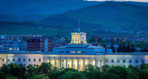Дом правительства КБР в Нальчике. Фото https://ru.wikipedia.org/wiki/%D0%9D%D0%B0%D0%BB%D1%8C%D1%87%D0%B8%D0%BA Дом правительства КБР в Нальчике. Фото https://ru.wikipedia.org/wiki/%D0%9D%D0%B0%D0%BB%D1%8C%D1%87%D0%B8%D0%BA
