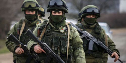 Сотрудники спецслужб. Фото http://misanec.ru/2016/04/22/kakaya-ona-natsgvardiya-xxi-veka/ Сотрудники спецслужб. Фото http://misanec.ru/2016/04/22/kakaya-ona-natsgvardiya-xxi-veka/