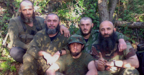 Боевики признанной террористической организацией "Имарат Кавказ". Фото http://polit.ru/news/2014/06/24/accomplice/ Боевики признанной террористической организацией "Имарат Кавказ". Фото http://polit.ru/news/2014/06/24/accomplice/