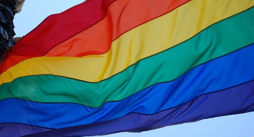 Флаг гей-сообщества. Фото http://www.riakchr.ru/vlasti-nalchika-zapretili-lgbt-aktivistam-provodit-v-gorode-gej-parad/ Флаг гей-сообщества. Фото http://www.riakchr.ru/vlasti-nalchika-zapretili-lgbt-aktivistam-provodit-v-gorode-gej-parad/