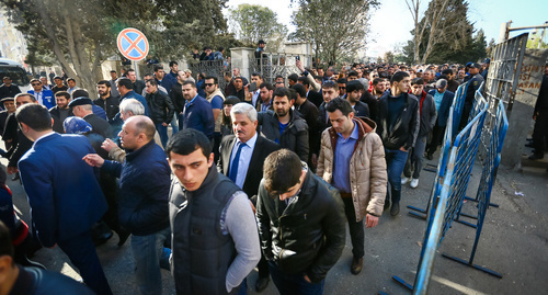 митинг на стадионе "Мехсул" в Ясамальском районе Баку оппозиционных сил, входящих в Национальный совет демократических сил. Фото Азиза Каримова для "Кавказского узла" митинг на стадионе "Мехсул" в Ясамальском районе Баку оппозиционных сил, входящих в Национальный совет демократических сил. Фото Азиза Каримова для "Кавказского узла"