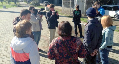 Акция сторонников Навального в Сочи. Фото Константина Гудимова для "Кавказского узла" Акция сторонников Навального в Сочи. Фото Константина Гудимова для "Кавказского узла"