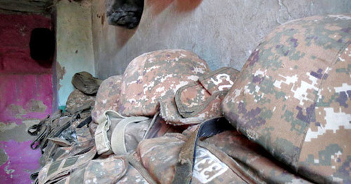 Военное обмундирование для дежурства на боевом посту. Нагорный Карабах. Фото Алвард Григорян для "Кавказского узла" Военное обмундирование для дежурства на боевом посту. Нагорный Карабах. Фото Алвард Григорян для "Кавказского узла"