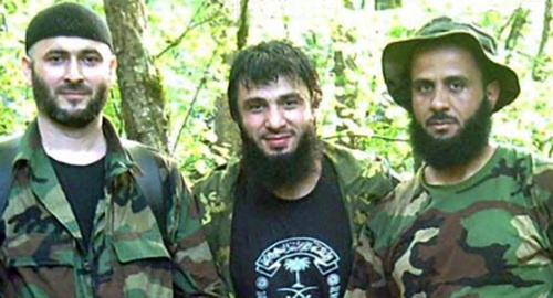 Слева на право: Абдул-Халим Садулаев, Раппани Халилов, и Абу Хафс Аль-Урдани в лесах Кавказа. Фото https://en.wikipedia.org/wiki/Rappani_Khalilov Слева на право: Абдул-Халим Садулаев, Раппани Халилов, и Абу Хафс Аль-Урдани в лесах Кавказа. Фото https://en.wikipedia.org/wiki/Rappani_Khalilov