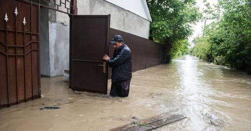 Подтопление в селе Левокумка Ставропольского края. Фото Антона Подгайко, Юга.ру
Подтопление в селе Левокумка Ставропольского края. Фото Антона Подгайко, Юга.ру
