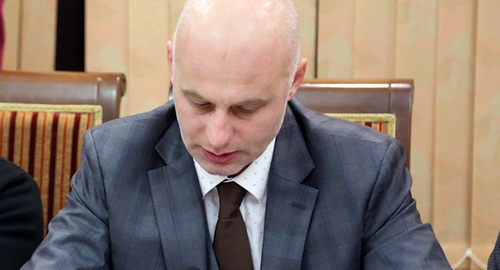 Мустафа Буружев. Фото http://www.ingushetia.ru/news/v_ingushetii_do_kontsa_etogo_goda_postroyat_bolee_11_obektov_obrazovaniya/ Мустафа Буружев. Фото http://www.ingushetia.ru/news/v_ingushetii_do_kontsa_etogo_goda_postroyat_bolee_11_obektov_obrazovaniya/