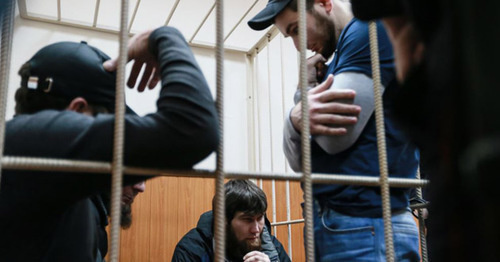 Обвиняемые в совершении убийства Бориса Немцова. Фото: Anton Denisov (RFE/RL) Обвиняемые в совершении убийства Бориса Немцова. Фото: Anton Denisov (RFE/RL)