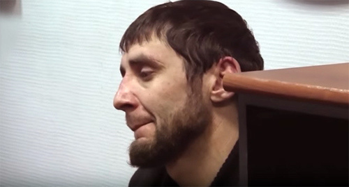 Заур Дадаев Фото: Стоп-кадр видео ИД "Коммерсант" «Метров пять когда осталось, произвел выстрел» https://www.youtube.com/watch?v=2lzbBkU83vk Заур Дадаев Фото: Стоп-кадр видео ИД "Коммерсант" «Метров пять когда осталось, произвел выстрел» https://www.youtube.com/watch?v=2lzbBkU83vk