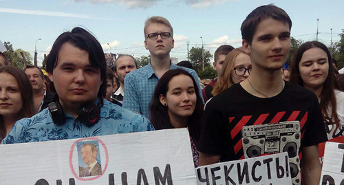 Участники акции Навального в Волгограде. Фото Корреспондента "Кавказского узла" Татьяны Филимоновой Участники акции Навального в Волгограде. Фото Корреспондента "Кавказского узла" Татьяны Филимоновой