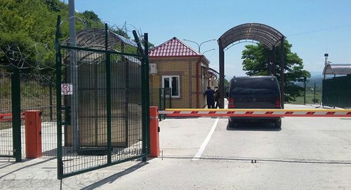 Пункт упрощенного пересечения границы Южной Осетии с Грузией. Фото © Sputnik / Диана Козаева
http://sputnik-ossetia.ru/South_Ossetia/20170617/4329453.html Пункт упрощенного пересечения границы Южной Осетии с Грузией. Фото © Sputnik / Диана Козаева
http://sputnik-ossetia.ru/South_Ossetia/20170617/4329453.html
