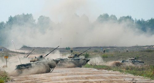 Совместные армяно-российские военные учения Фото © Sputnik/ Кирилл Каллиников
https://ru.armeniasputnik.am/russia/20170619/7678440/kabmin-rf-odobril-soglashenie-ob-obedinennoj-gruppirovke-vojsk-s-armeniej.html Совместные армяно-российские военные учения Фото © Sputnik/ Кирилл Каллиников
https://ru.armeniasputnik.am/russia/20170619/7678440/kabmin-rf-odobril-soglashenie-ob-obedinennoj-gruppirovke-vojsk-s-armeniej.html