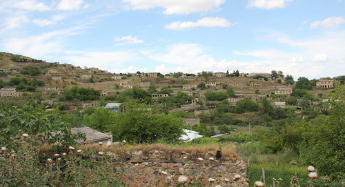 Разрушения в селе Талыш Фото © Sputnik/ David Galstyan
https://ru.armeniasputnik.am/karabah/20170610/7600046/situaciya-v-zone-karabahskogo-konflikta-svodka-za-nedelyu.html Разрушения в селе Талыш Фото © Sputnik/ David Galstyan
https://ru.armeniasputnik.am/karabah/20170610/7600046/situaciya-v-zone-karabahskogo-konflikta-svodka-za-nedelyu.html