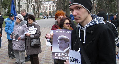Митинг памяти Бориса Немцова в Ростове-на-Дону. 27 февраля 2017 г. Фото Константина Волгина для "Кавказского узла" Митинг памяти Бориса Немцова в Ростове-на-Дону. 27 февраля 2017 г. Фото Константина Волгина для "Кавказского узла"