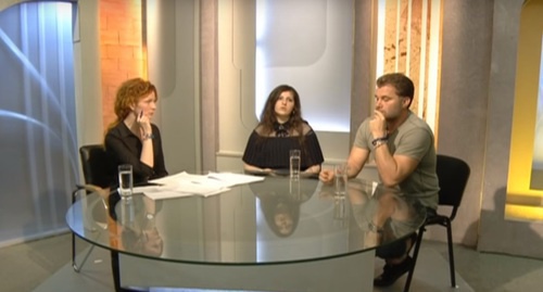 Рузанна Туко в эфире телеканала "Спас" с одной из ведущих программы и гостем студии. Фото: скриншот видео https://www.youtube.com/watch?v=E9oDKe4y_UM Рузанна Туко в эфире телеканала "Спас" с одной из ведущих программы и гостем студии. Фото: скриншот видео https://www.youtube.com/watch?v=E9oDKe4y_UM