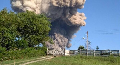 Первые минуты взрыва в Приморском. Фото: предоставлено местным жителем Павлом Отырба
http://sputnik-abkhazia.ru/Abkhazia/20170803/1021583135/opublikovan-spisok-rossiyan-postradavshix-pri-vzryve-v-primorskom.html Первые минуты взрыва в Приморском. Фото: предоставлено местным жителем Павлом Отырба
http://sputnik-abkhazia.ru/Abkhazia/20170803/1021583135/opublikovan-spisok-rossiyan-postradavshix-pri-vzryve-v-primorskom.html