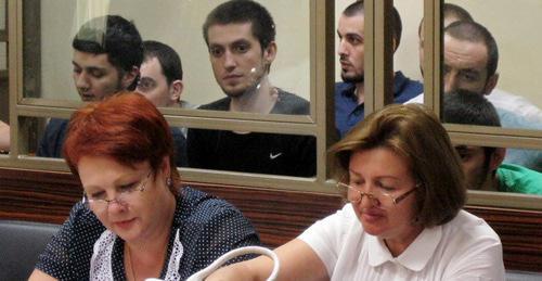 Подсудимые по делу «орджоникидзевского джамаата» в зале суда. На первом плане -
адвокаты. Ростов-на-Дону, 15 августа 2017 г Фото Константина Волгина для "Кавказского узла"
Подсудимые по делу «орджоникидзевского джамаата» в зале суда. На первом плане -
адвокаты. Ростов-на-Дону, 15 августа 2017 г Фото Константина Волгина для "Кавказского узла"