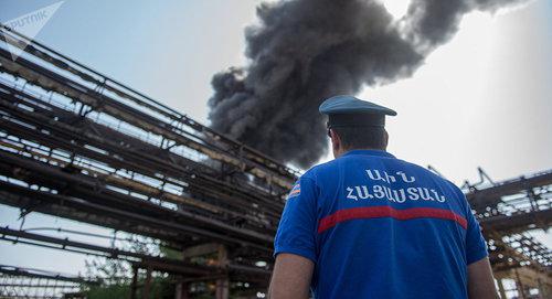 Пожарный на территории завода "Наирит" Фото Sputnik/ Asatur Yesayants
https://ru.armeniasputnik.am/incidents/20170830/8454643/pozhar-na-nairite-potushen.html Пожарный на территории завода "Наирит" Фото Sputnik/ Asatur Yesayants
https://ru.armeniasputnik.am/incidents/20170830/8454643/pozhar-na-nairite-potushen.html