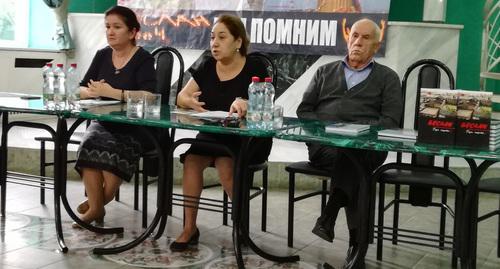 Члены комитета "Матери Беслана". Фото Эммы Марзоевой для "Кавказского узла". Члены комитета "Матери Беслана". Фото Эммы Марзоевой для "Кавказского узла".