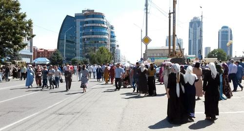 Участники митинга в Грозном. Фото Николая Петрова для "Кавказского узла" Участники митинга в Грозном. Фото Николая Петрова для "Кавказского узла"
