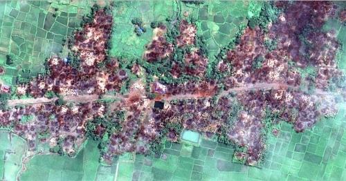 Снимок со спутника сожженной деревни Чейн Хар Ли в Мьянме Фото: © DigitalGlobe 2017, https://www.hrw.org Снимок со спутника сожженной деревни Чейн Хар Ли в Мьянме Фото: © DigitalGlobe 2017, https://www.hrw.org