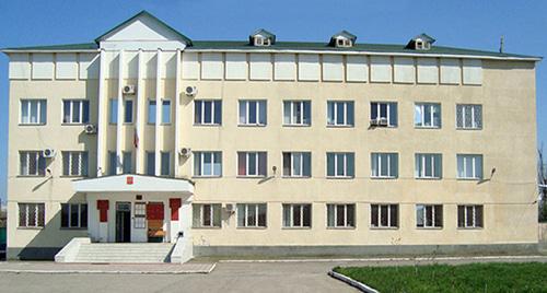 Старопромысловский районный суд Грозного. Фото https://m.newsru.com/russia/28aug2017/chechnya.html?utm_source=rss Старопромысловский районный суд Грозного. Фото https://m.newsru.com/russia/28aug2017/chechnya.html?utm_source=rss