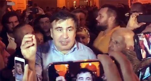Михаил Саакашвили и его сторонники 10 сентября на территории Украины. Скриншот видео с личной страницы Михаила Саакашвили FB https://www.facebook.com/SaakashviliMikheil/?hc_ref=ARTEYltpx6XjcgBUmZpooptydatedIA7f0PWs2RgJgVr1OOjG01m4ORICiHSdO5W0sk Михаил Саакашвили и его сторонники 10 сентября на территории Украины. Скриншот видео с личной страницы Михаила Саакашвили FB https://www.facebook.com/SaakashviliMikheil/?hc_ref=ARTEYltpx6XjcgBUmZpooptydatedIA7f0PWs2RgJgVr1OOjG01m4ORICiHSdO5W0sk