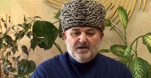 Иса Хамхоев. Фото: Духовный центр мусульман РИ https://www.youtube.com/watch?v=GVsmQCWdgFA
Иса Хамхоев. Фото: Духовный центр мусульман РИ https://www.youtube.com/watch?v=GVsmQCWdgFA