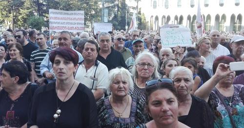 Участники акции протеста "Альянса патриотов". Тбилиси, 17 сентября 2017 года. Фото Инны Кукуджановой для "Кавказского узла" Участники акции протеста "Альянса патриотов". Тбилиси, 17 сентября 2017 года. Фото Инны Кукуджановой для "Кавказского узла"