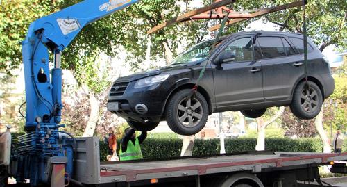 Эвакуация машины на штрафстоянку. Фото http://autoexpertnost.ru/kak-samostojatelno-uznat-ob-jevakuacii-transportnogo-sredstva/ Эвакуация машины на штрафстоянку. Фото http://autoexpertnost.ru/kak-samostojatelno-uznat-ob-jevakuacii-transportnogo-sredstva/