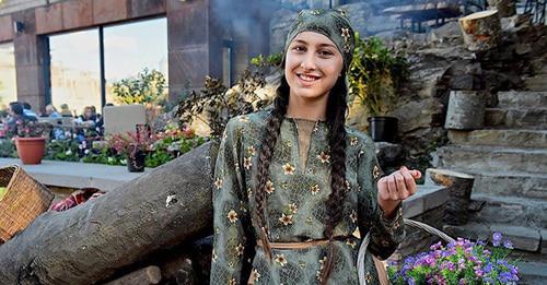 Девушка в грузинском костюме на празднике Тбилисоба. Фото © Sputnik / Alexander Imedashvili
Девушка в грузинском костюме на празднике Тбилисоба. Фото © Sputnik / Alexander Imedashvili